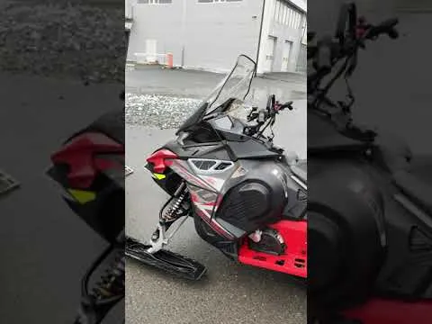 Мотосалон X-MOTORS г. Нижневартовск: выдача снегохода AODES SNOWCROSS 1000 WT