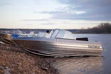 Алюминиевая моторная лодка Тактика-430 DC